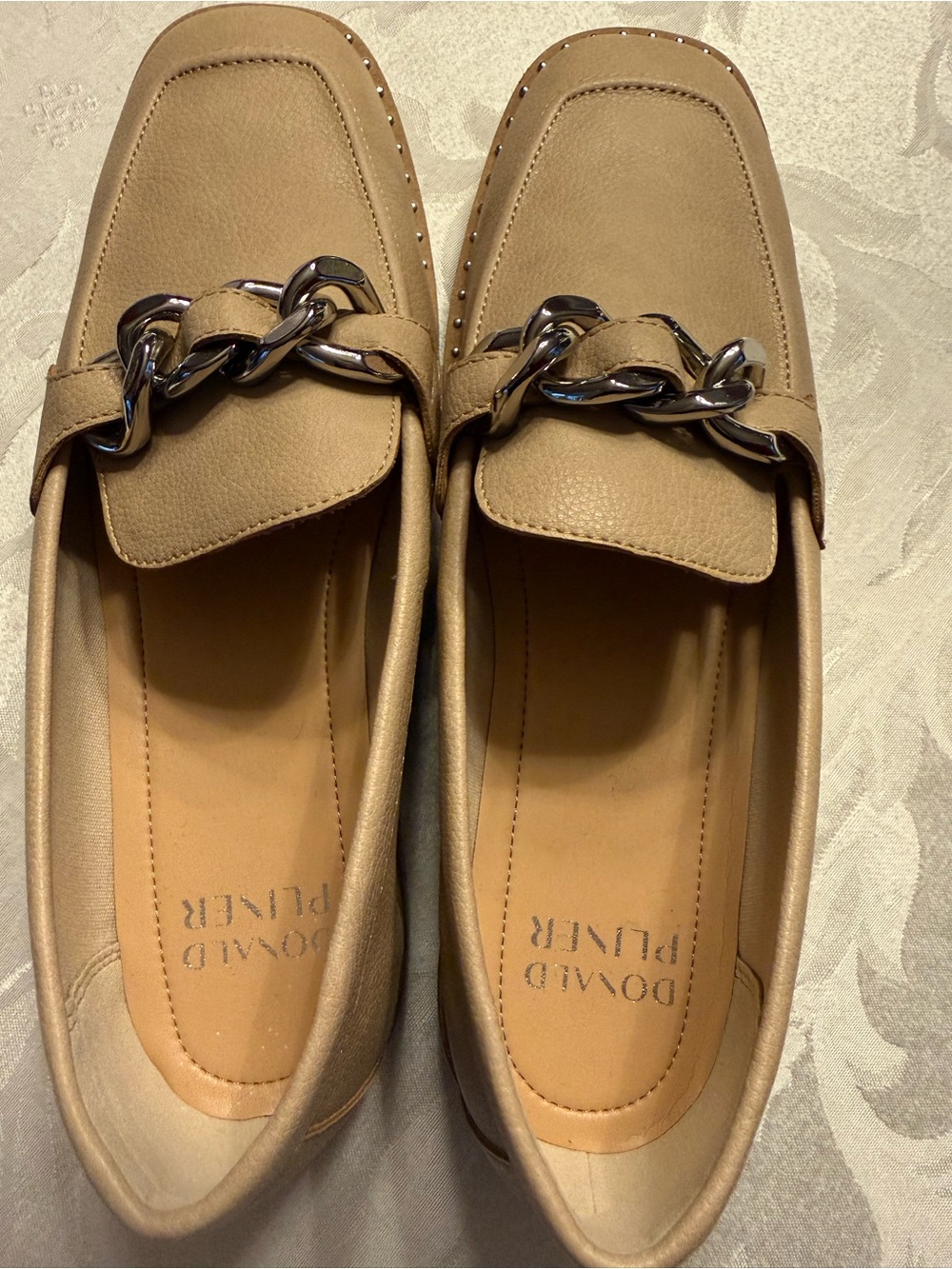Donald J. Pliner NWOT Women’s Shelda Loafers with Chain Trim